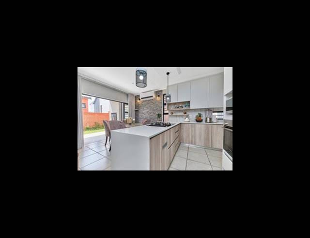 3 BEDROOM TOWNHOUSE FOR SALE IN BARBEQUE DOWNS